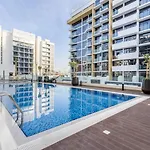 Tranquil Studio Retreat In Azizi 34-Urban Getaway!