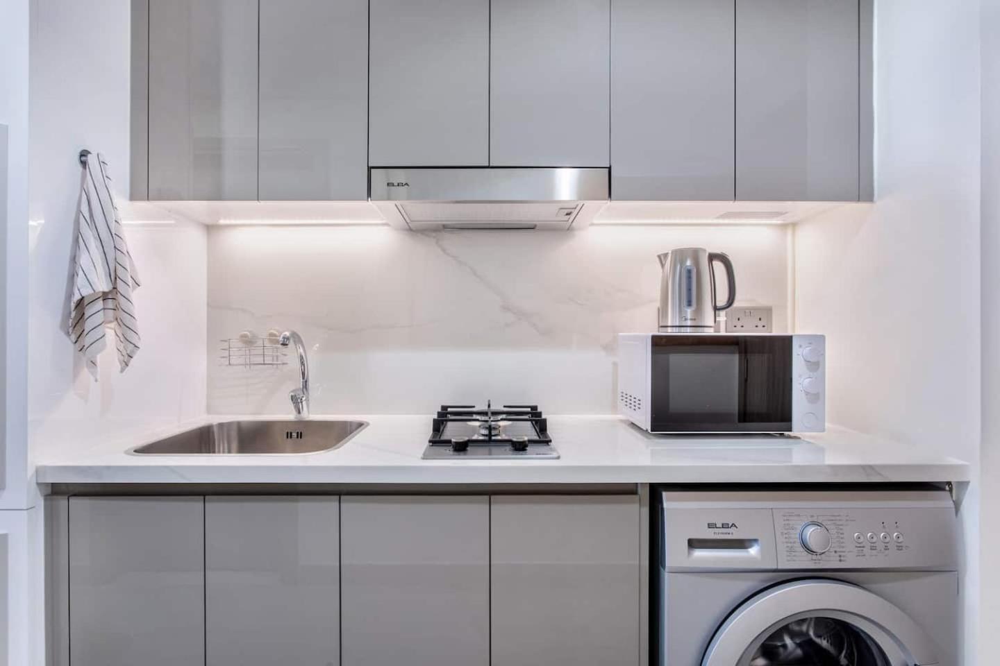 Apartment Tranquil Retreat In Azizi 34-urban Getaway! *