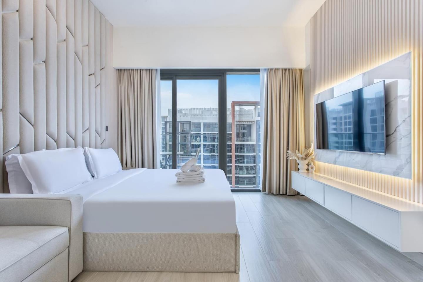 Tranquil Retreat In Azizi 34-urban Getaway! Apartment Dubai