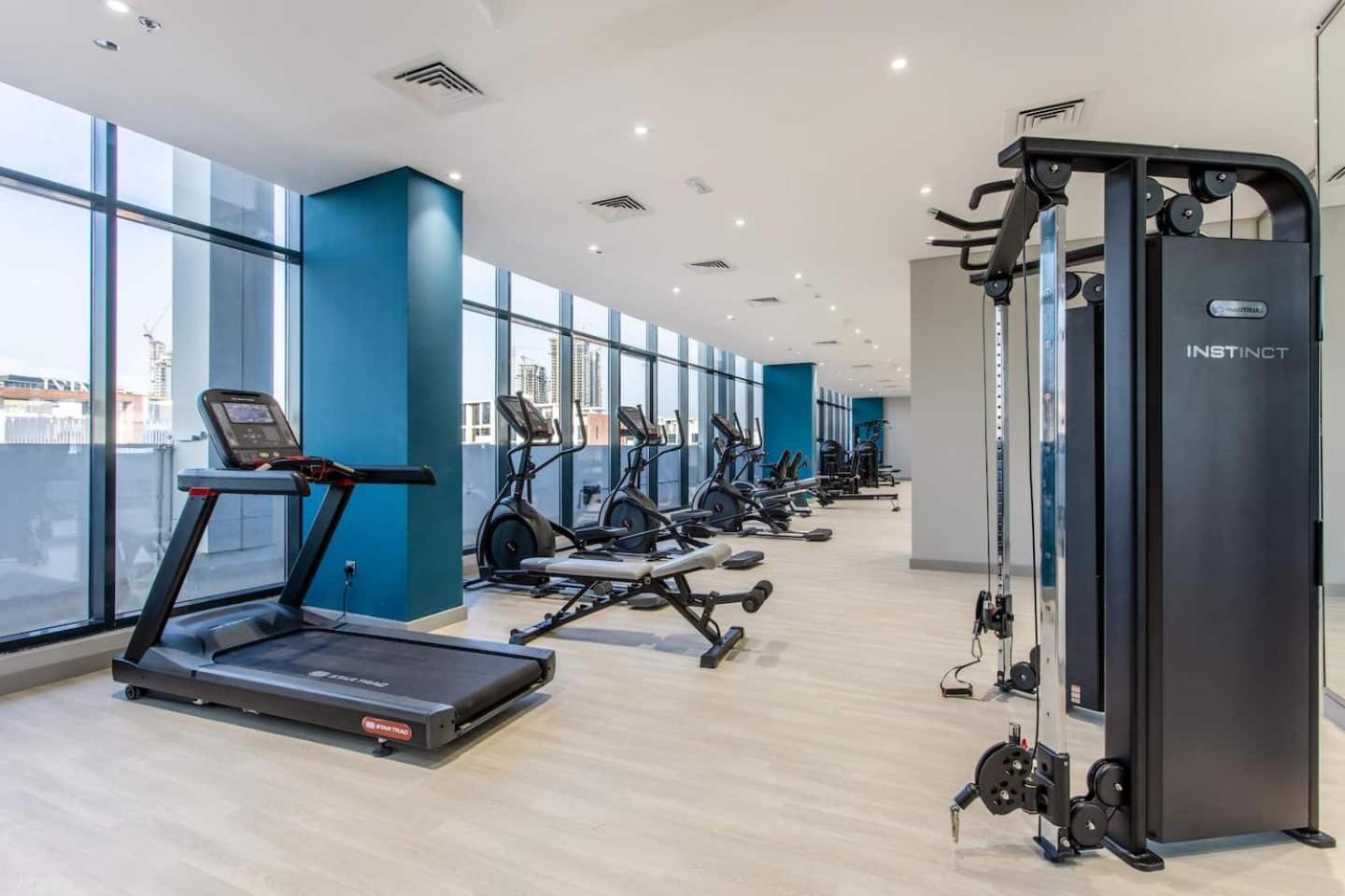 Tranquil Retreat In Azizi 34-urban Getaway! Apartment Dubai